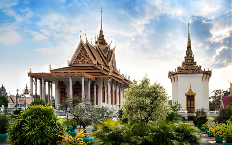 Timeless Cambodia: Royal Phnom Penh & Ancient Angkor
